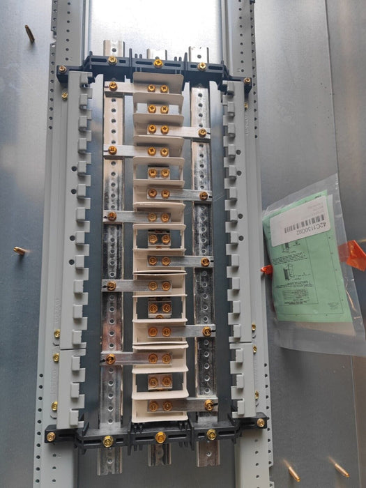 Panelboard EATON PRL1x, 225 AMP, 208Y/120V, 3PH,4W, 30Sp, NEMA 1, 48 Inch, PRL1X3225X30A