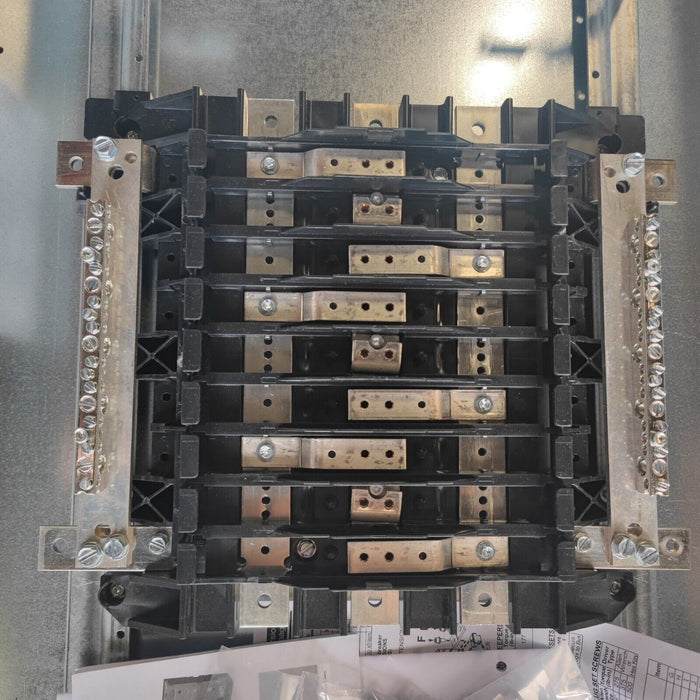 PANELBOARD SIEMENS, 250 AMP, 480Y/277V, MLO, 3PH/4W, 18Sp, NEMA 1 Enclosure, 32 Inch, P1E18MC250AT
