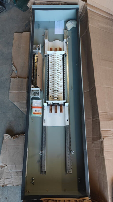 Panelboard EATON PRL1x, 600 AMP, 208Y/120V, 3PH/4W, 42Sp, NEMA 3R Outdoor, 72 Inch, PRL1X3600X42C
