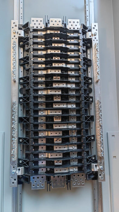 PANELBOARD SIEMENS, 400 AMP, 208Y/120V, MLO, 3PH/4W, 42Sp, NEMA 3R /12, 68 Inch, P1X42MC400AT