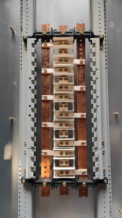 Panelboard EATON PRL1x, 100 AMP, 208Y/120V, 3PH/4W, 30Sp, NEMA 1, 48 Inch, PRL1X3100X30C