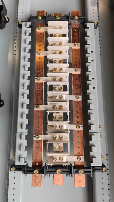 Panelboard EATON PRL1x, 100 AMP, 208Y/120V, 3PH/4W, 30Sp, NEMA 3R, 48 Inch, PRL1X3100X30C