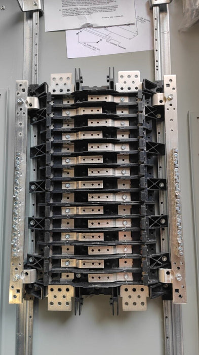 PANELBOARD SIEMENS, 400 AMP, 240V 120V, MLO, 1PH/3W, 30Sp, SINGLE PHASE, NEMA 3R Enclosure, 62 Inch, P1A30MC400AT
