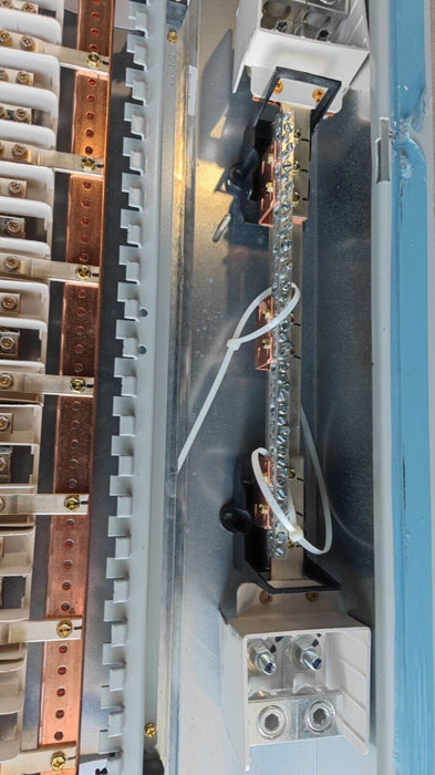 Panelboard EATON PRL1x, 400 AMP, 208Y/120V, 3PH/4W, 42Sp, NEMA 3R, 72 inch, PRL1X3400X42C