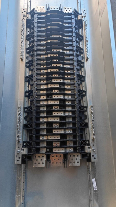 PANELBOARD SIEMENS, 400 AMP, 208/120V, MLO, 3PH/4W, 54Sp, NEMA 1 Enclosure, 74 Inch, P1X54MC400CT