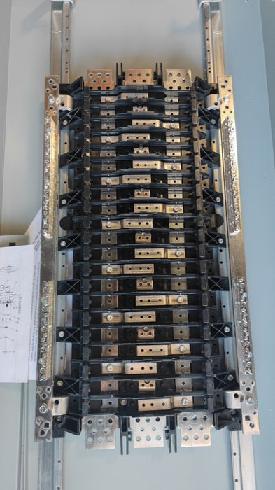 PANELBOARD SIEMENS, 400 AMP, 480Y/277V, MLO, 3PH/4W, 42Sp, NEMA 3R /12, 68 Inch, P1E42MC400AT