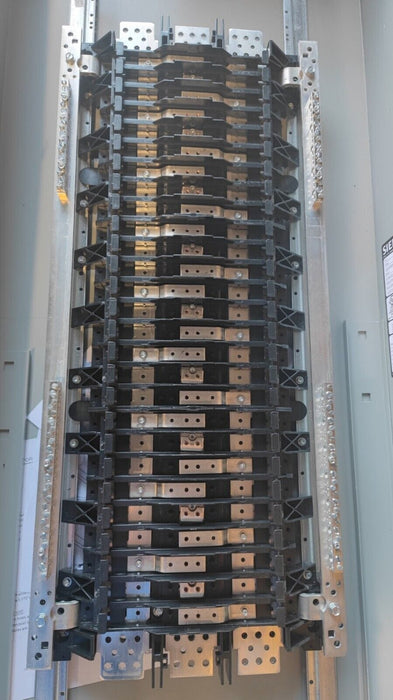PANELBOARD SIEMENS, 400 AMP, 480Y/277V, MLO, 3PH/4W, 54Sp, NEMA 3R, 74 Inch, P1E54MC400AT
