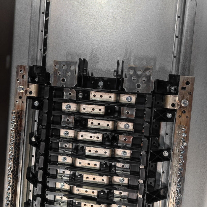 PANELBOARD SIEMENS, 400 AMP, 240V / 120V, MLO, 1PH/3W, 42Sp, SINGLE PHASE, Box + Cover, 68 inch P1A42MC400CT