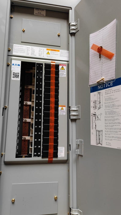 Panelboard EATON PRL1x, 100 AMP, 208Y/120V, 3PH/4W, 30Sp, NEMA 1, 48 Inch, PRL1X3100X30C