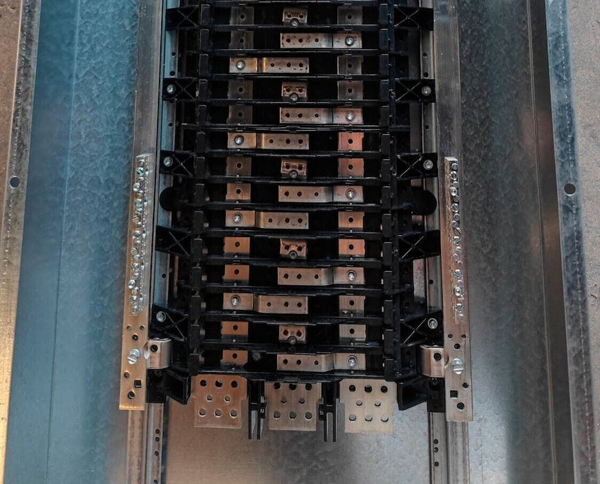 PANELBOARD SIEMENS, 400 AMP, 480Y/277V, MLO (w/ USED MAIN Breaker), 3PH/4W, 30Sp, Enclosure Cover, 62 Inch, P1E30MC400AT