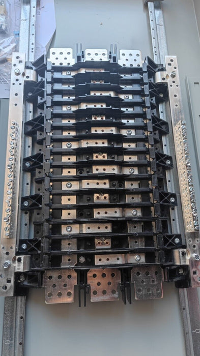 PANELBOARD SIEMENS, 400 AMP, 208/120V, MLO, 3PH/4W, 30Sp, NEMA 3R/12 Enclosure, 62 Inch, P1X30MC400AT