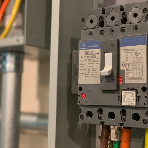 The Benefits of Smart Circuit Breakers