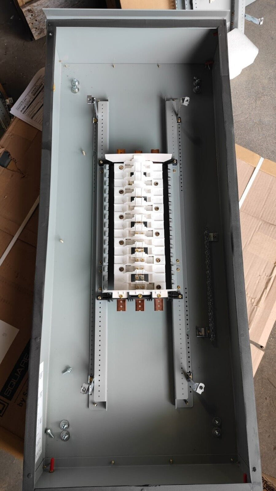 Panelboard EATON PRL2x, 100 AMP, 480Y/277V, 3PH/4W, 30Sp, NEMA 3R, 48 ...
