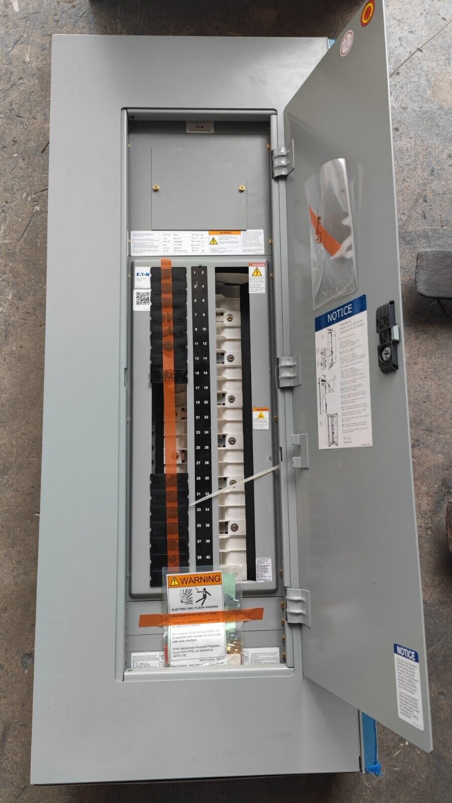 Panelboard EATON PRL2a, 225 AMP, 480Y/277V, 3PH/4W, 42Sp, NEMA 1, 48 I ...