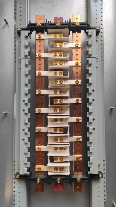 Panelboard EATON PRL1x, 100 AMP, 240V/120V, 1PH/3W, 30Sp, NEMA 1, 48 Inch